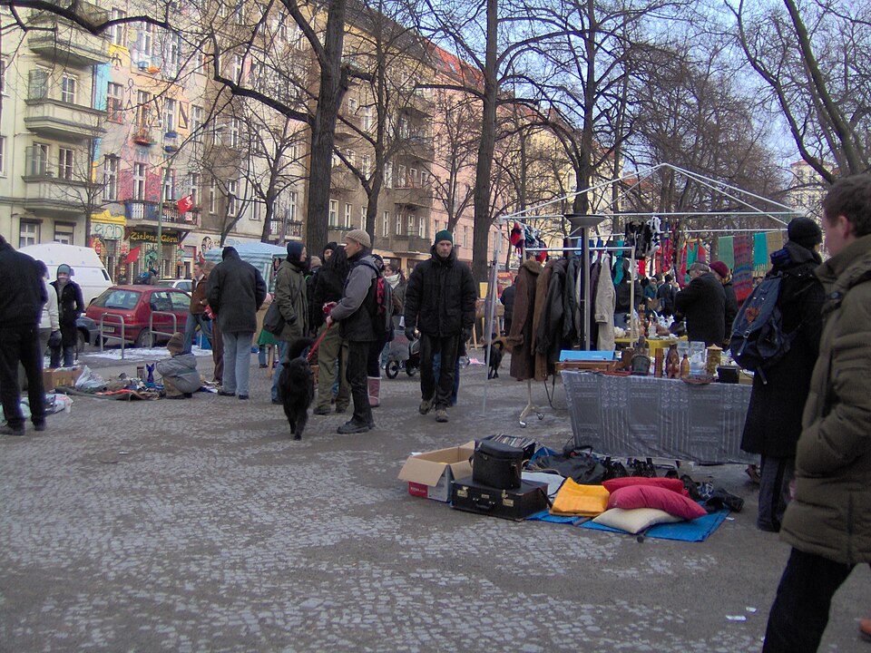 Trödelmarkt auf dem Boxhagener Platz in Berlin-Friedrichshain